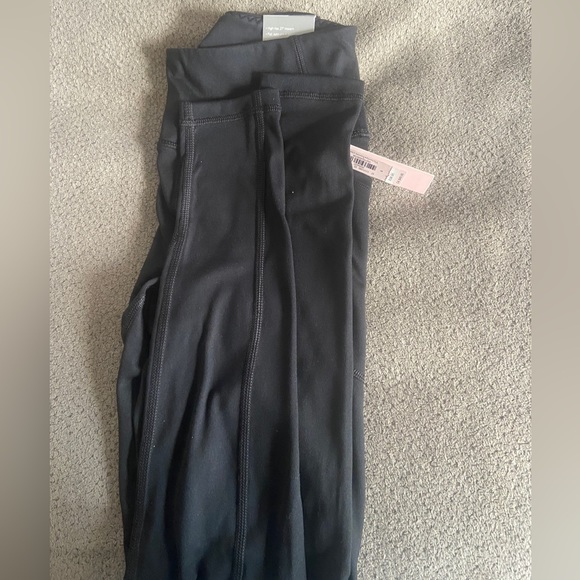 Victoria’s Secret Black Leggings NEW WITH TAGS - Picture 3 of 5